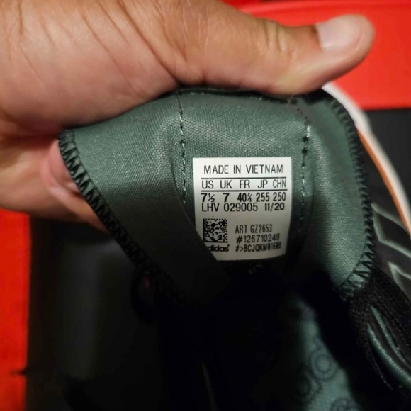 3 pair of men's shoes - Picture 2 of 9